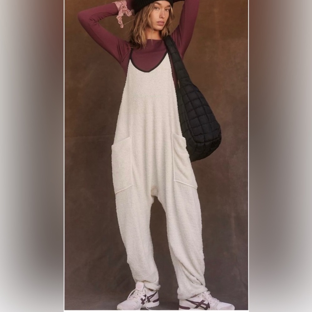 RARE! Free People Cuddle Up Hot shot onesie
Teddy Cream White size medium